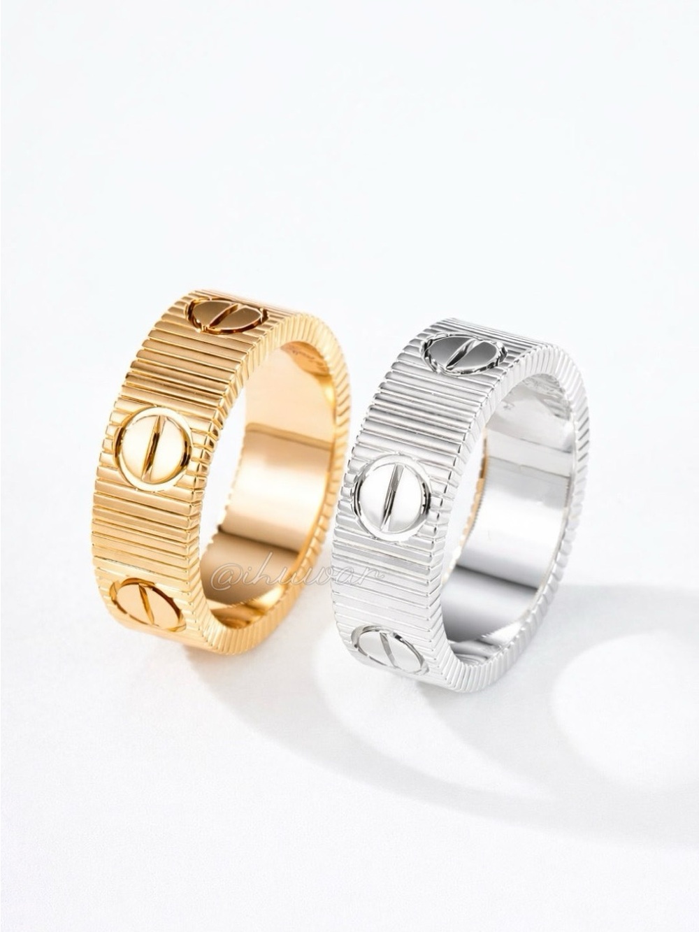 New 18K White Gold Plated LOVE Ring Ribbed Screw Motif Band Size 8 - Picture 4 of 7